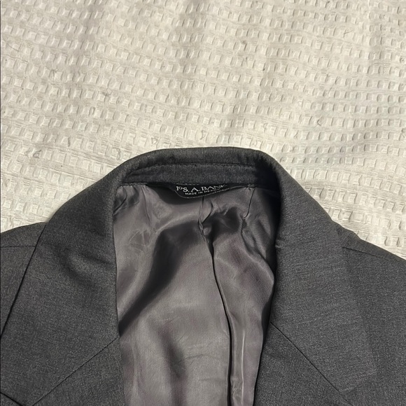 Jos. A. Bank Gray Wool Suit Classic Single-Breasted Design - Picture 2 of 2
